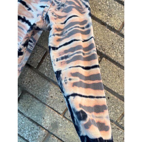 Tie-Dye Long-Sleeve Crewneck Top In Peach & Navy Velvet Blend - Picture 5 of 12
